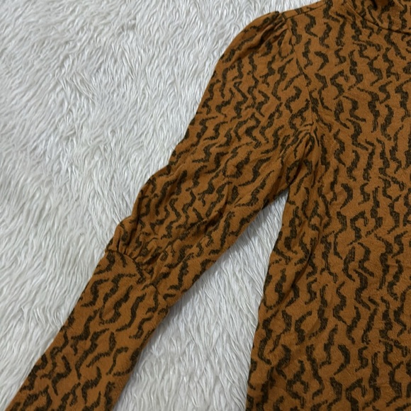 Anthropologie black and orange turtle neck top size medium - Picture 3 of 6